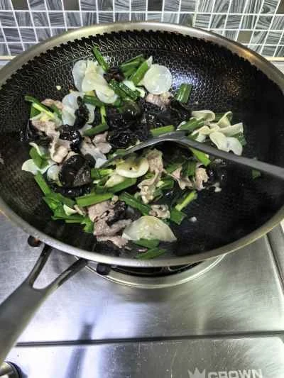 豚肉の白キクラゲ炒めの作り方：6