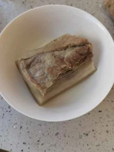 白身肉、ブラッドソーセージ、ザワークラウトの改良レシピ：ステップ2