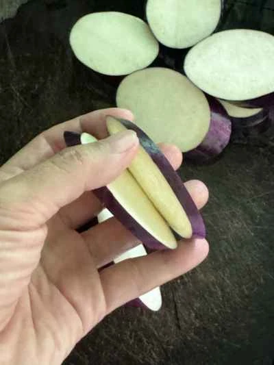 ナスの詰め物を作る手順：3