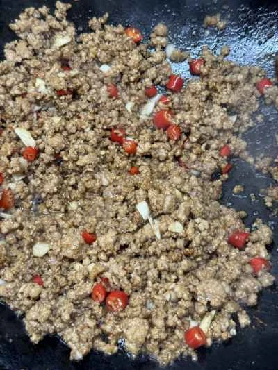 ニンニクの芽、乾燥豆腐、ひき肉の炒め物の作り方：9