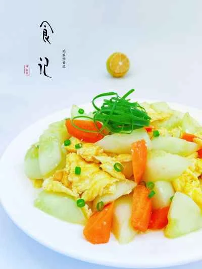 キュウリ入りスクランブルエッグの作り方：1