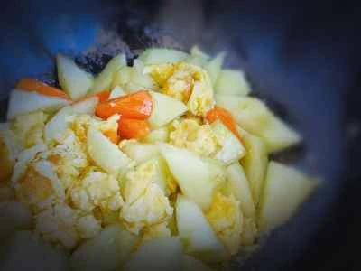 キュウリ入りスクランブルエッグの作り方：7