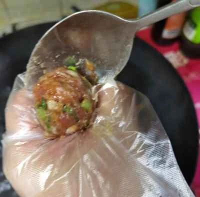 揚げミートボールの作り方：4