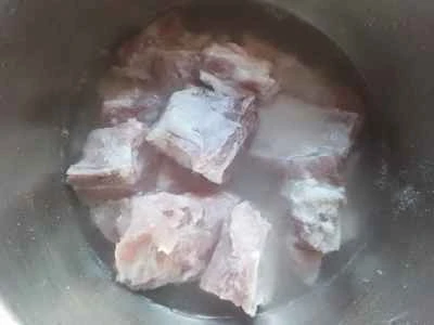 黒豆ソースのスペアリブ蒸し レシピ手順：1