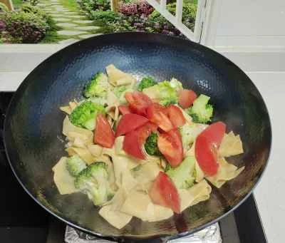 野菜と豆腐の炒め物の作り方：6