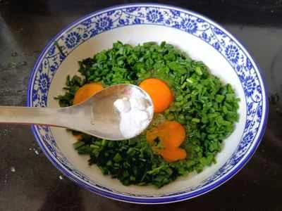 刻んだチャイブ入り卵炒めの作り方：3