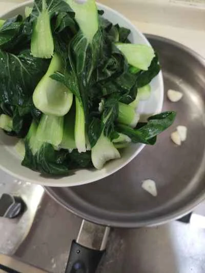 ニンニク風味の上海白菜の作り方：6