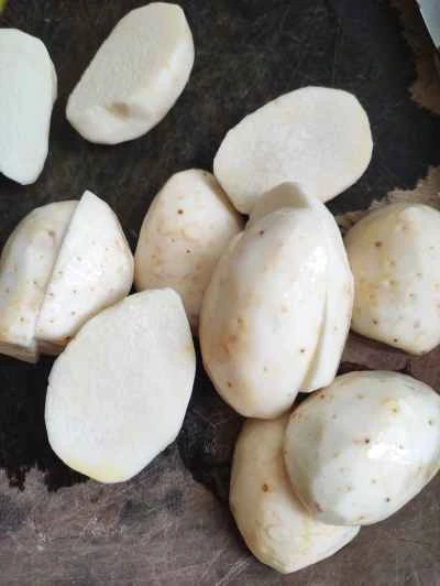 タロイモ入り蒸し豚スペアリブの作り方：2