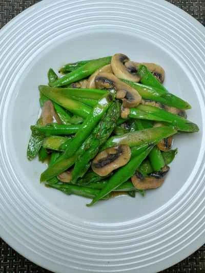 きのことアスパラガスの炒め物の作り方：9