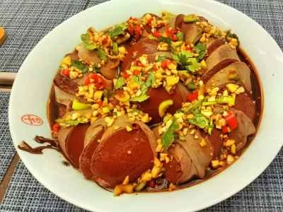 ニンニク入り蒸しブラッドソーセージのレシピ