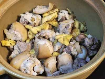 生姜入り豚足の作り方：3