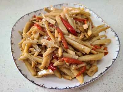 レンコンと赤唐辛子の炒め物のレシピ