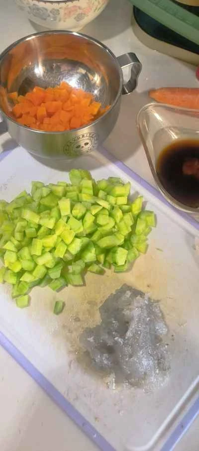 きゅうりとエビペーストの炒め物の作り方：1