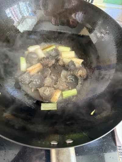 ナマコとネギの炒め物の作り方：3