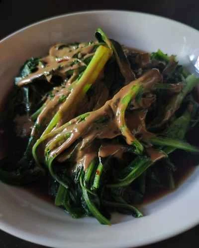 ゴマソースで和えた小麦若葉のレシピ