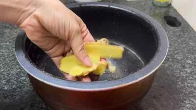 ニンニク風味の豚腸の作り方：10