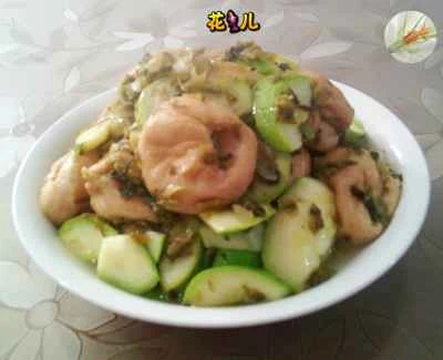 ズッキーニとマスタードグリーンのピクルス、揚げグルテンの炒め物のレシピ