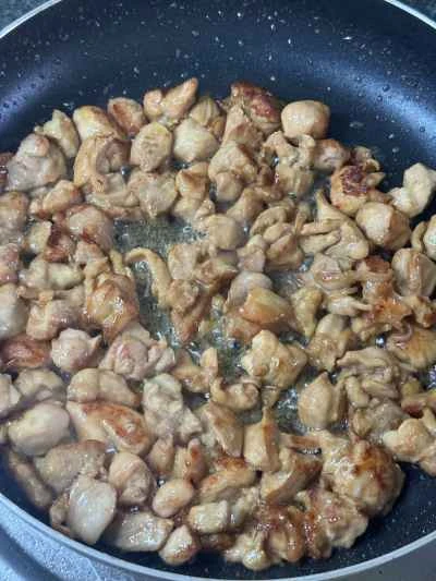 乾燥キノコ入りチキンのソテーの作り方：9