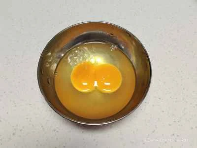 手作りチキンミートボールの作り方：2