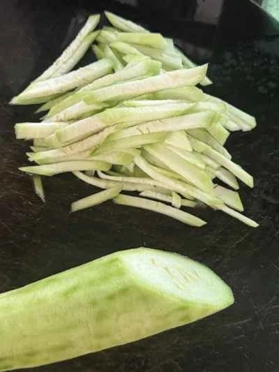 ヘチマと牡蠣のオムレツの作り方：2