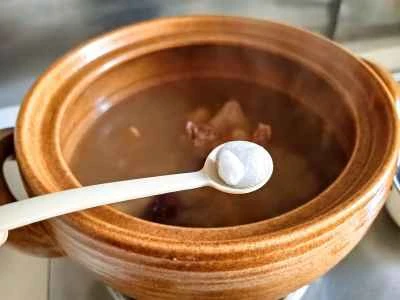 栄養たっぷりの鳩のスープを作る手順：9