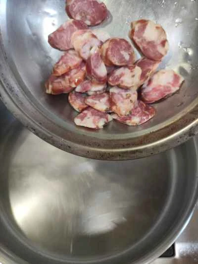 中華ソーセージ入りキビ餅炒めの作り方：4