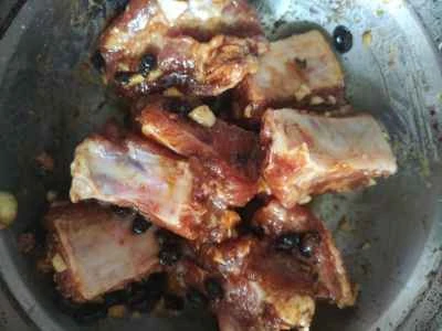 ベビーカボチャ入り蒸し豚スペアリブの作り方：2