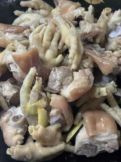 豚足と鶏足の煮込み（大きな手で小さな手を握る）レシピステップ：6