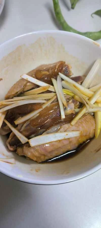 蒸し鶏の手羽先のレシピ手順：1