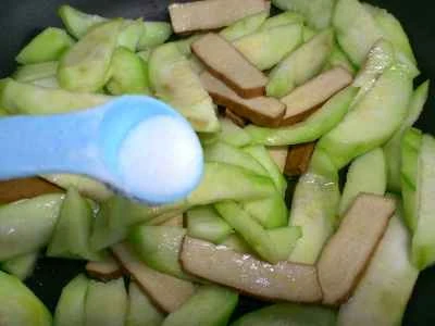 乾燥豆腐とヘチマの炒め物の作り方:6