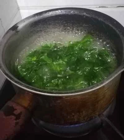 セロリの葉とキクラゲのサラダの作り方：5