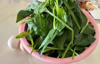 ほうれん草と卵の作り方：1