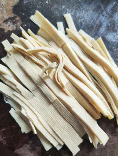 ピクルスにしたマスタードグリーン入り蒸し豚パテの作り方：1