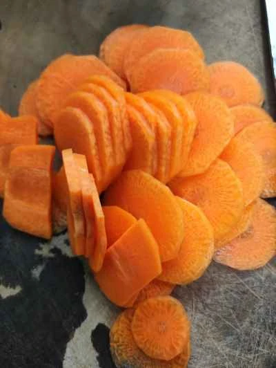 ニンジンとカリフラワーの炒め物の作り方：2