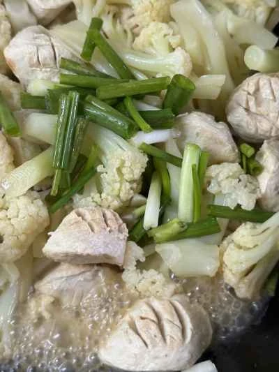 カリフラワーとミートボールの炒め物の作り方：10