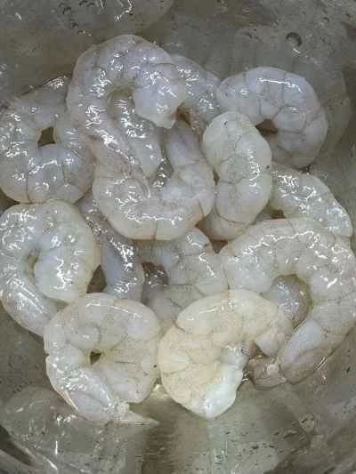 エビ、卵、ニンジン炒めの作り方：1