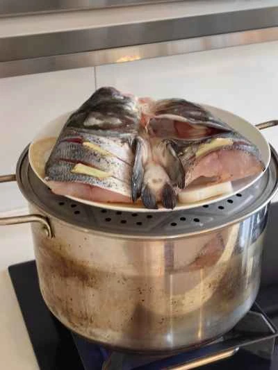 刻んだ唐辛子入り蒸し魚頭餅の作り方：2