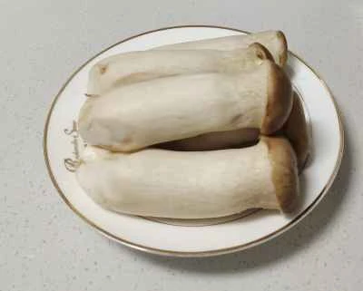 おいしいキングオイスターマッシュルームのレシピ手順：1