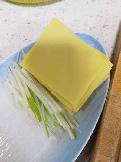 細切り豚肉の甘豆ソース煮込みの作り方：4