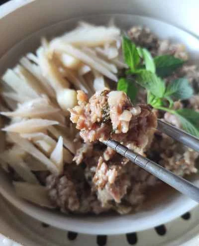 豚ひき肉と豚バラ肉の蒸し煮レシピ