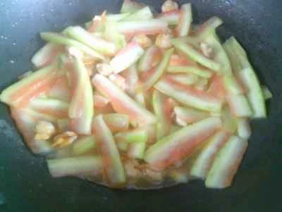 スイカの皮とアサリの炒め物の作り方：12