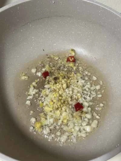 こんにゃく豆腐と紫蘇と檳榔の炒め物の作り方：5