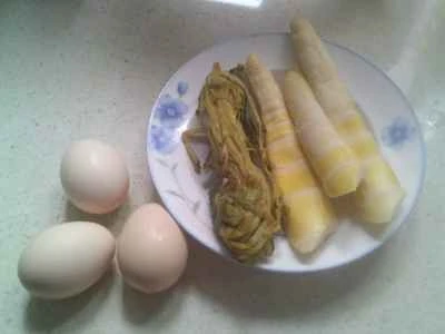 たけのこと漬物と卵の炒め物の作り方：1