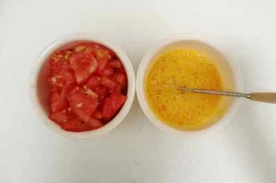 トマト入りスクランブルエッグの作り方：3