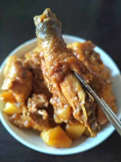 鶏肉とジャガイモの煮込みのレシピ