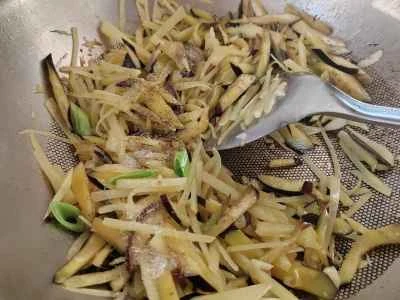 千切りジャガイモ、千切りナス、千切りピーマンの炒め物の作り方：4