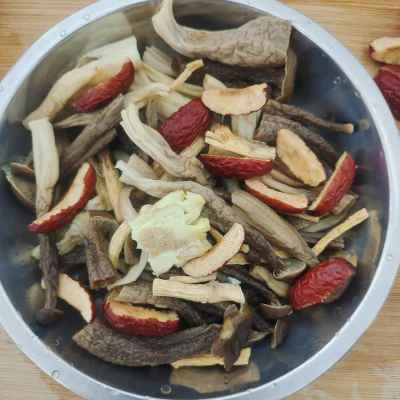 炊飯器で蒸し鶏と鹿角茸を作る手順：3