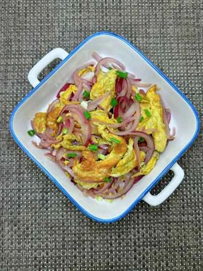 玉ねぎ入りスクランブルエッグの作り方：9