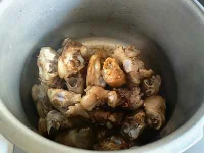 紹興酒で煮込んだ豚足の作り方：5