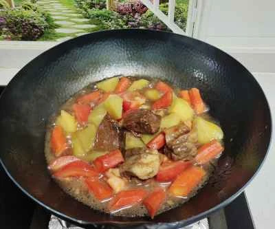 ジャガイモとトマトの煮込み牛肉の作り方：6